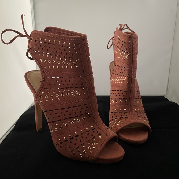 JustFab Shoes - Blushing Peep Toe Heels